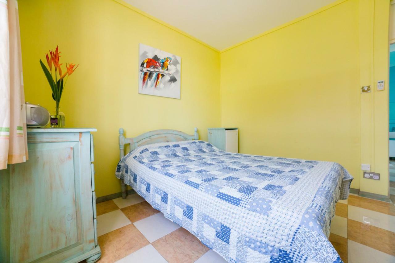 Villa Bella Charming Beachfront Guesthouse Blue Bay Exterior photo